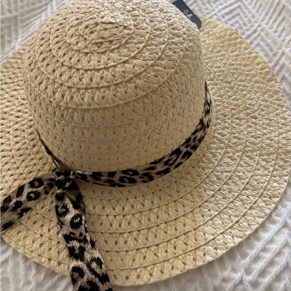 ( JUNCTURE) Straw Sun Hat with Leopard Ribbon
